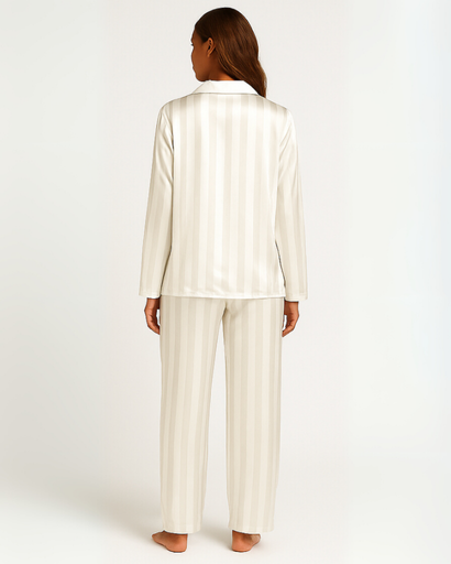 Pyjama Femme en Satin Rayé – Chic, Confortable & Élégant pour la Nuit