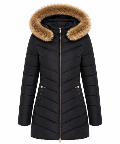 Détail de la capuche amovible en fausse fourrure du manteau