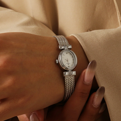 Montre Bracelet Vintage Femme – Élégance Intemporelle