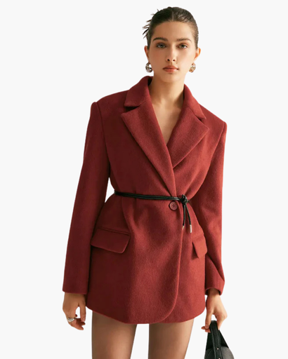 Veste tailleur femme ceinturée à la taille