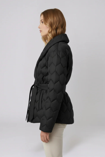 Veste Matelassée Femme Ceinturée – Coupe Élégante & Silhouette Structurée