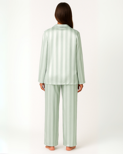 Pyjama Femme en Satin Rayé – Chic, Confortable & Élégant pour la Nuit
