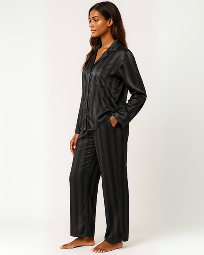 Pyjama Femme en Satin Rayé – Chic, Confortable & Élégant pour la Nuit