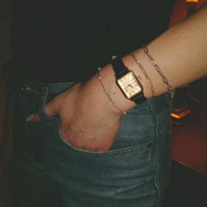 Montre Femme Élégante Rectangulaire – Bracelet en Cuir au Design Classique