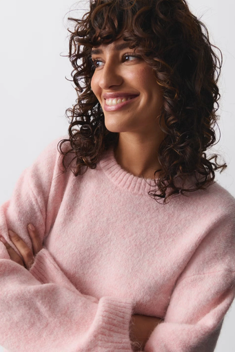 Pull Doux Femme – Coupe Oversize en Maille Moelleuse