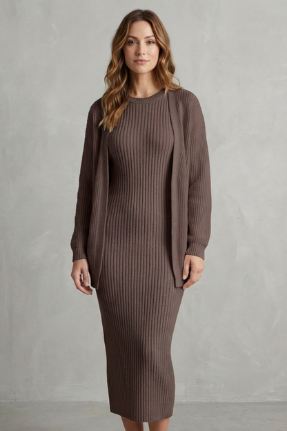 Ensemble robe pull maille côtelée marron foncé, vue portée