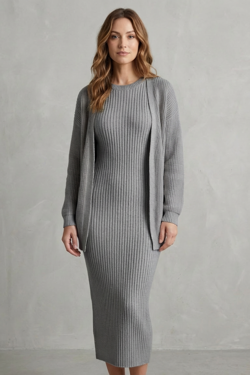Ensemble robe pull maille côtelée gris argenté, vue portée