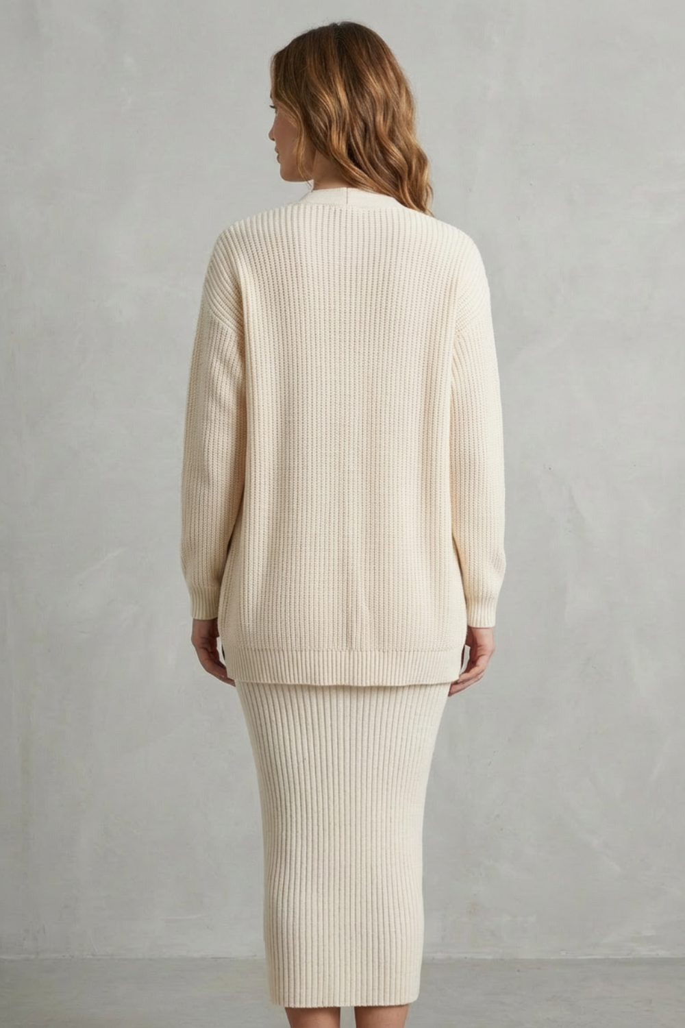 Ensemble robe pull maille côtelée crème, vue portée cardigan ouvert