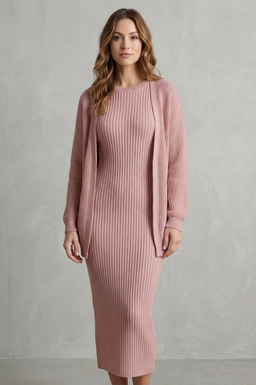 Ensemble robe pull maille côtelée rose, vue portée