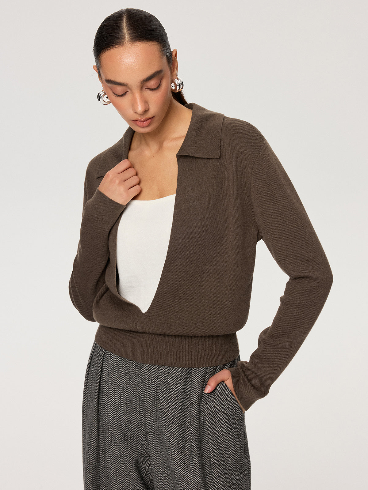 Gilet col polo 2-en-1 taupe et crème