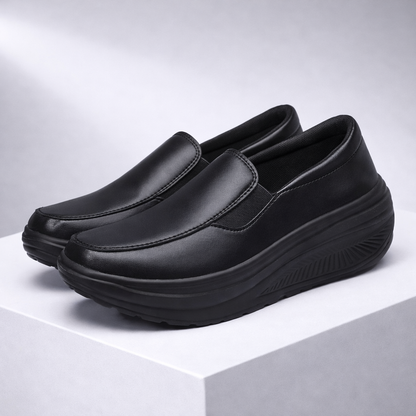 baskets confort femme noir en aspect cuir, vue de côté