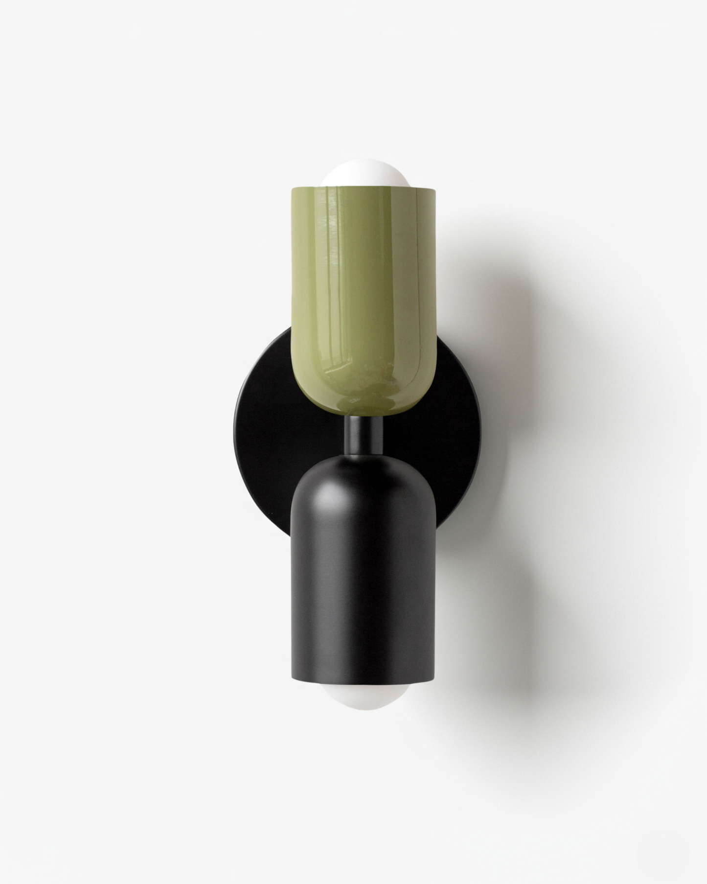 Applique murale capsule bicolore en fer mat, vert et noir