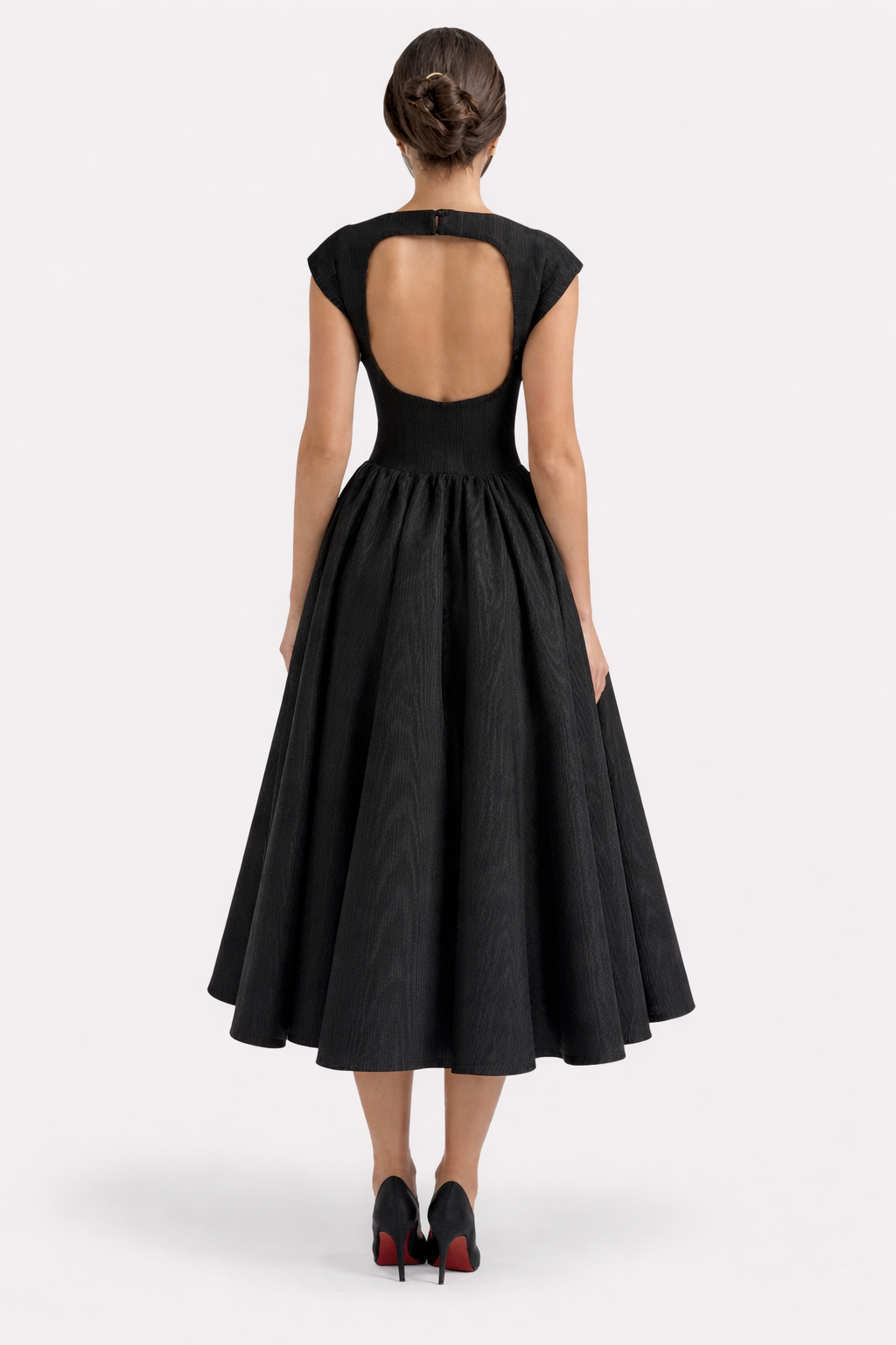 Robe de Cocktail Midi Évasée à Encolure Bateau – Élégance Rétro Chic & Taille Cintrée