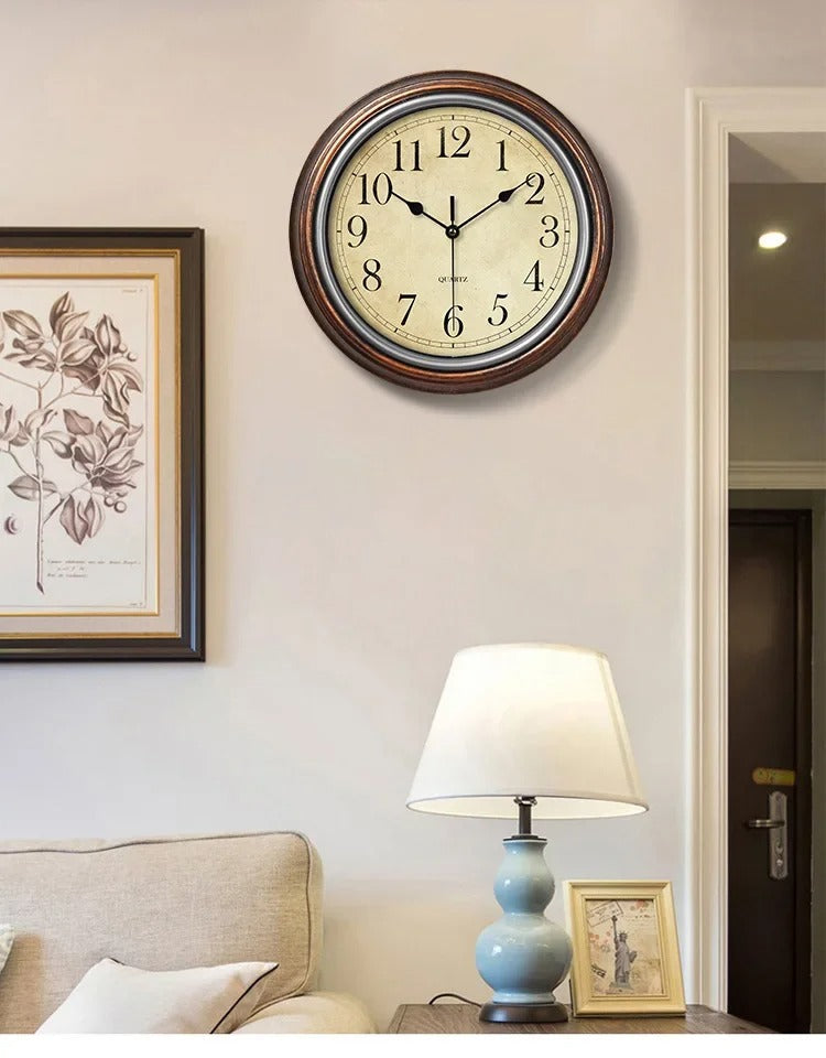 Horloge murale en bois – vue d'ambiance