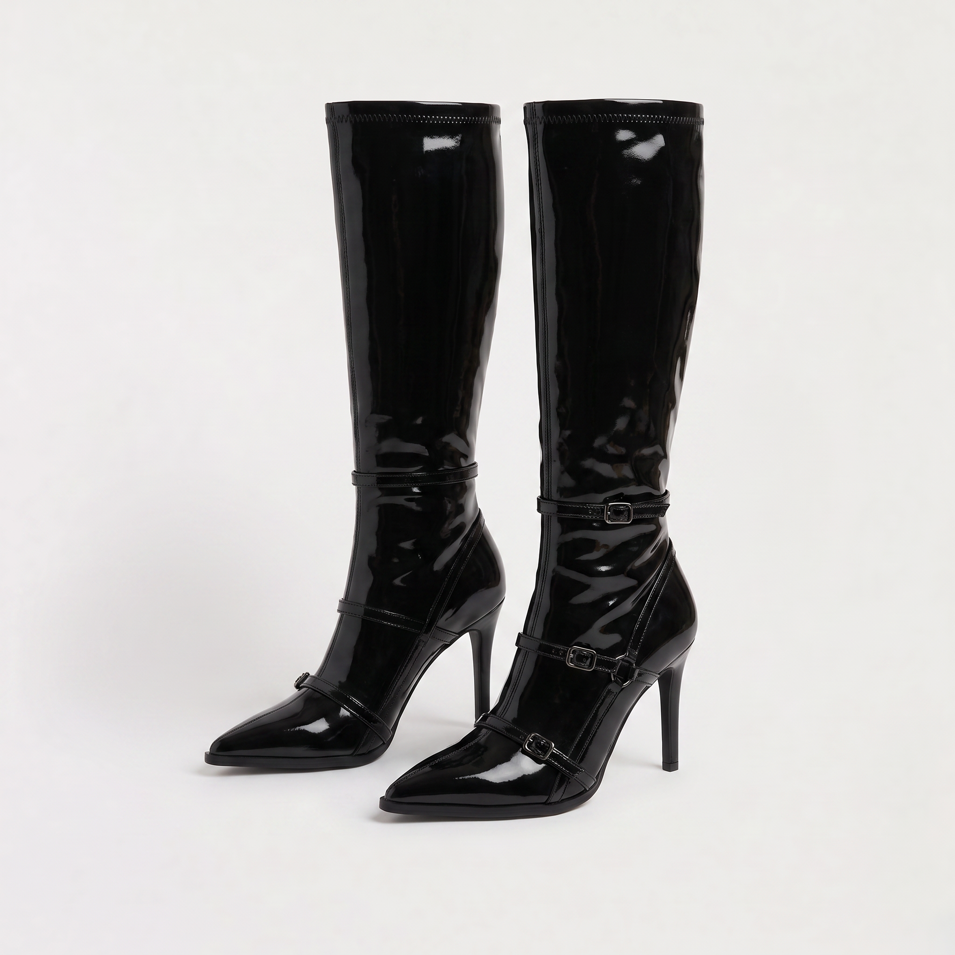 Bottes cuissardes vernies noires, vue arrière