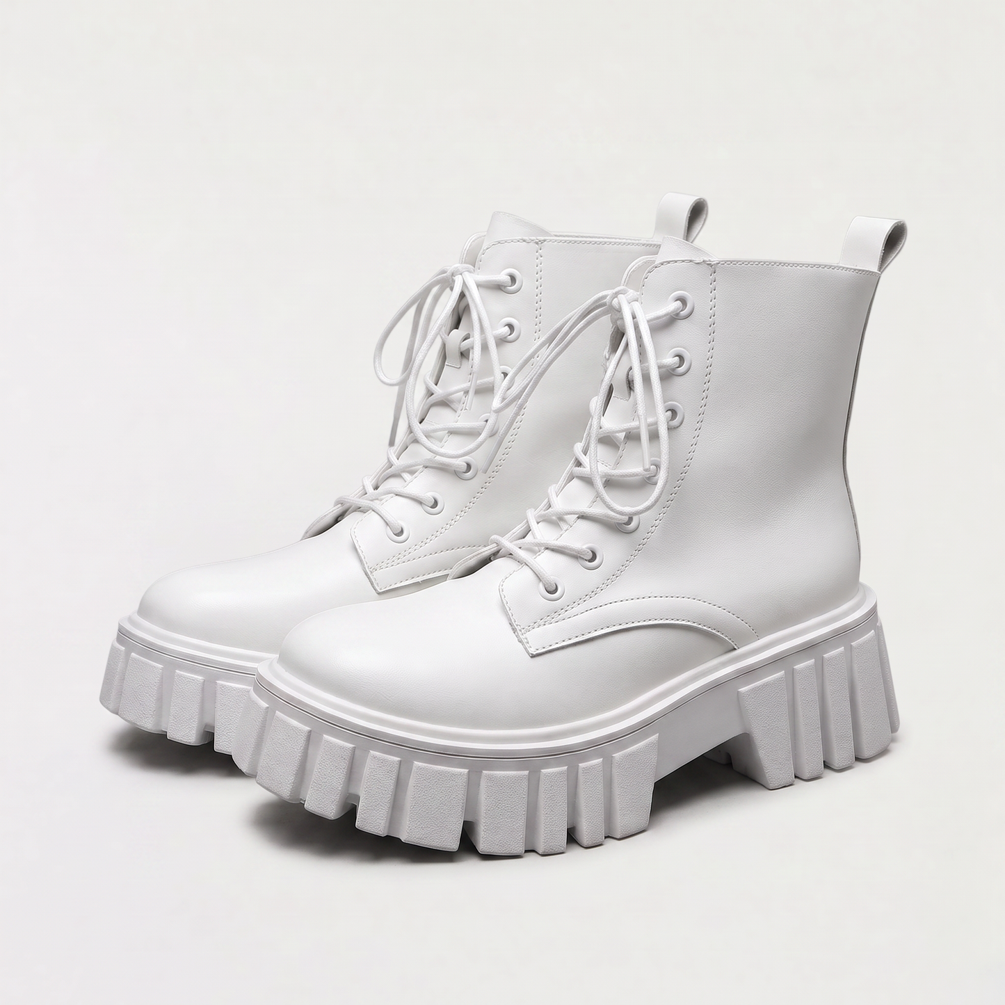 Bottines combat blanches, paire complète