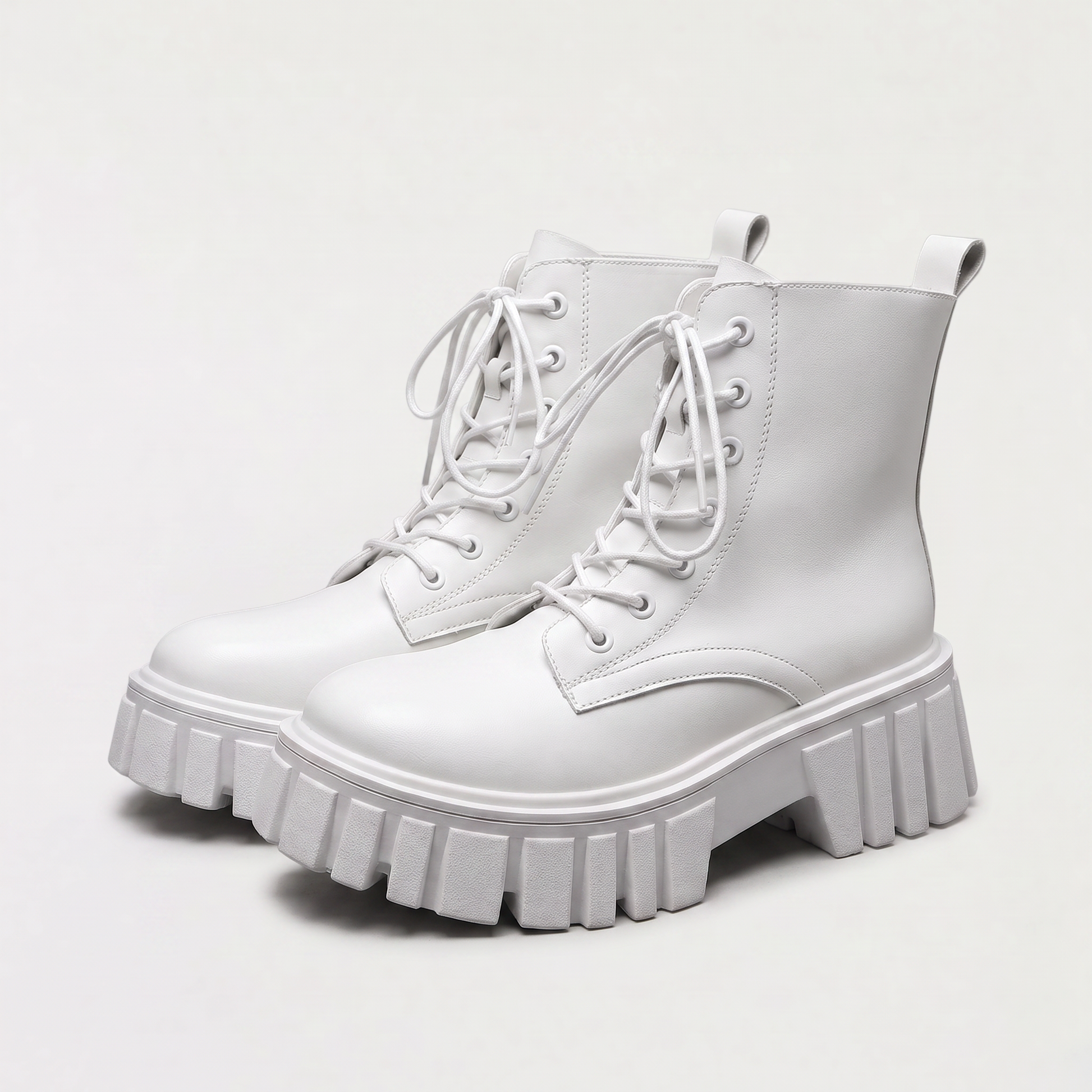 Bottines combat blanches, paire complète
