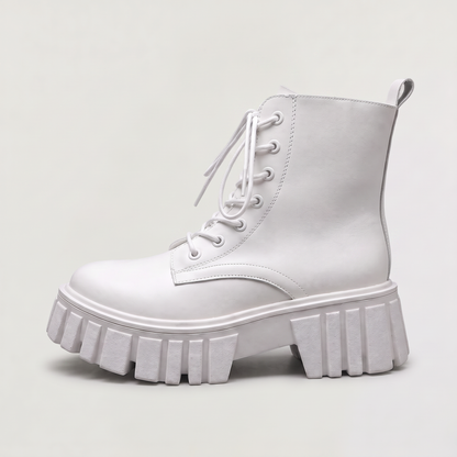 Bottines combat blanches à lacets, vue de face