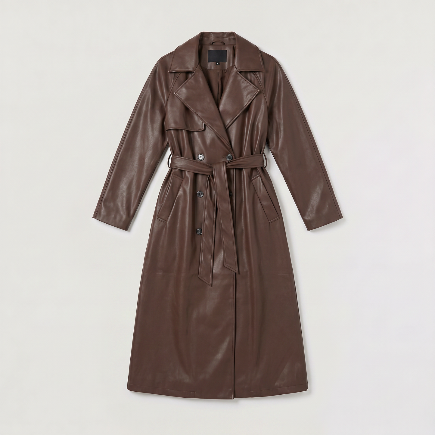 Trench mi-long marron, détail doublure satinée
