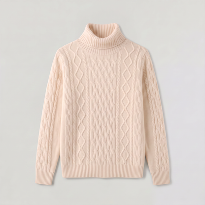 Pull torsadé en laine col roulé écru, porté