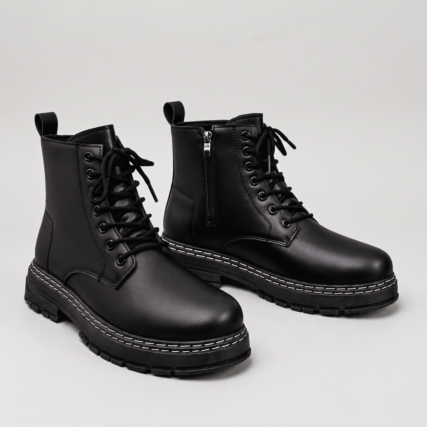 Bottes de randonnée montées noires, détail lacets