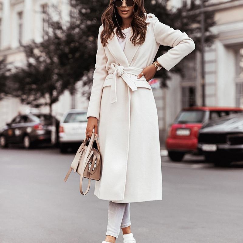 manteau long femme blanc avec ceinture, vue de face