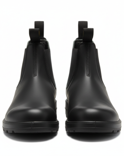 Détail de la languette avant des bottines Chelsea