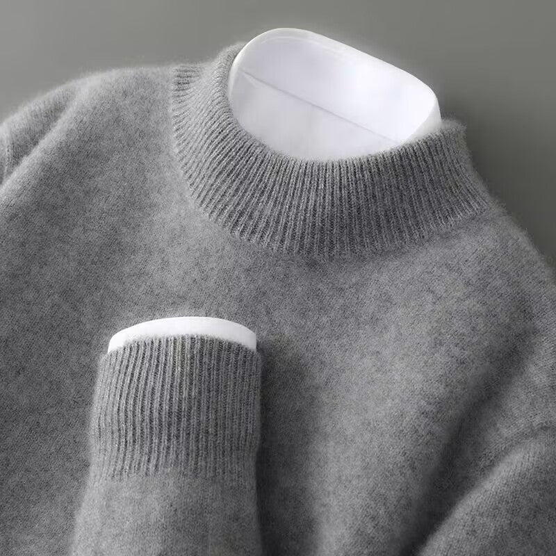 Pull élégant en cachemire gris, vue de face