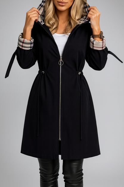 Manteau femme zippé à capuche, coloris noir, vue portée