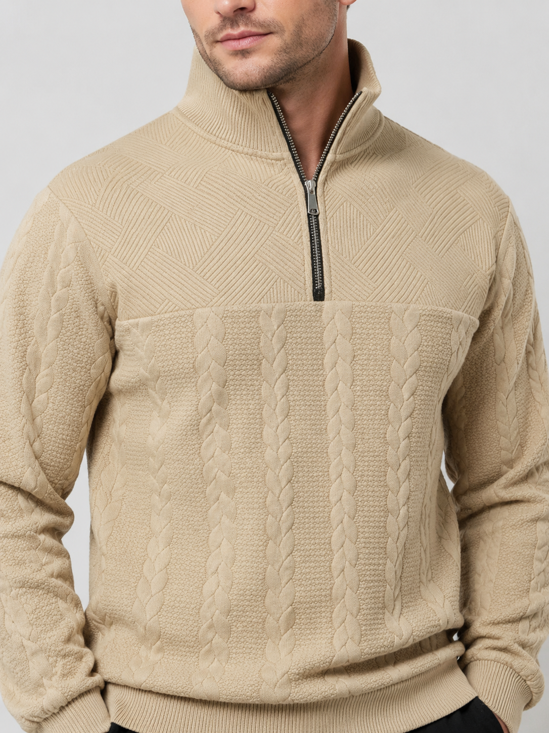 Pull torsadé homme beige, vue de dos
