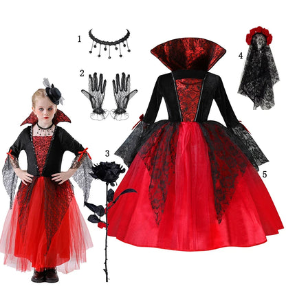 Fillette portant la robe gothique vampire rouge et noire avec collier, gants et voile