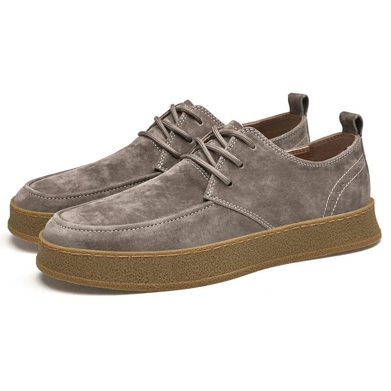 chaussures aspect daim marron homme, vue de côté