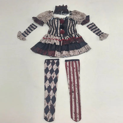 Ensemble complet costume clown étalé à plat avec bas et manchettes