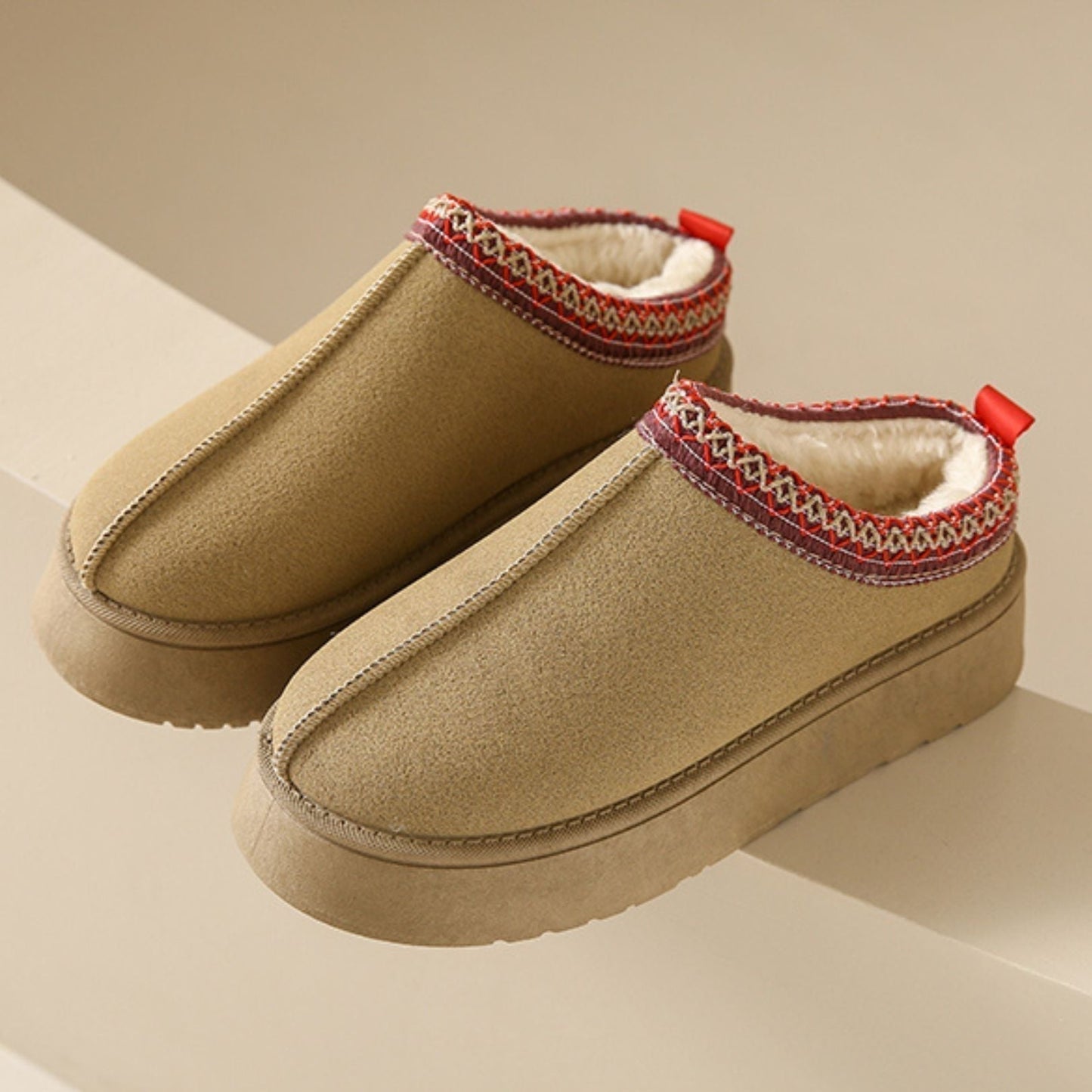 Bottines femme aspect daim beige