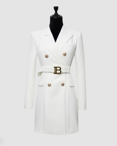Robe Blazer Ajustée à Double Boutonnage avec Ceinture Logo — Chic & Élégant
