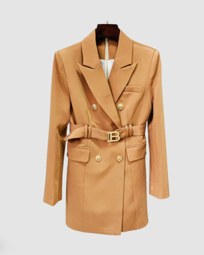 Robe Blazer Ajustée à Double Boutonnage avec Ceinture Logo — Chic & Élégant