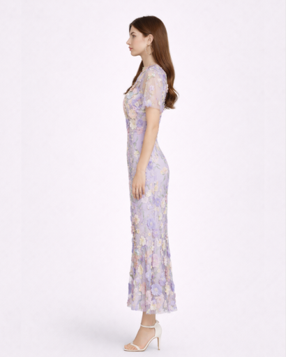 Robe Longue de Soirée Ajustée à Broderies Florales en Relief et Manches Courtes Transpantes