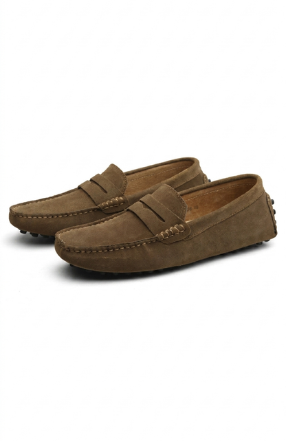Mocassins homme en suédine coupe classique à enfiler