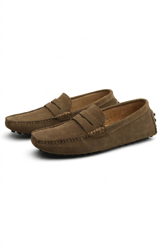 Mocassins homme en suédine coupe classique à enfiler