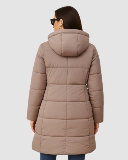 Manteau Long Matelassé à Capuche Femme – Élégance et Chaleur d’Hiver