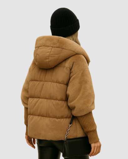 Veste Doudoune Femme avec Capuche – Style Oversize & Détail Fourrure