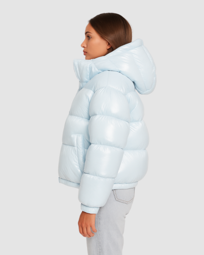 Doudoune Brillante Femme avec Capuche – Confort Hivernal et Style Moderne