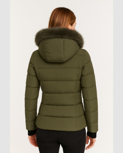 Doudoune Femme à Capuche avec Fausse Fourrure – Look Moderne et Chaleur Assurée