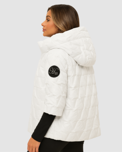 Doudoune Matelassée à Manches Courtes avec Capuche – Élégance Décontractée & Confort Hivernal