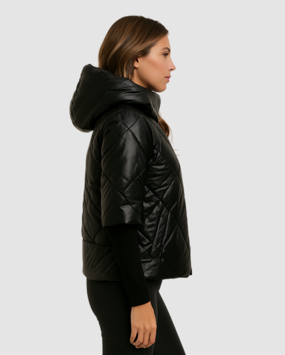 Doudoune Matelassée à Manches Courtes avec Capuche – Élégance Décontractée & Confort Hivernal