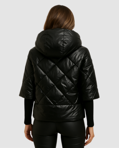 Doudoune Matelassée à Manches Courtes avec Capuche – Élégance Décontractée & Confort Hivernal