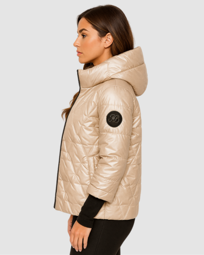 Doudoune Matelassée à Manches Courtes avec Capuche – Élégance Décontractée & Confort Hivernal