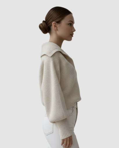 Pull Femme à Col Large – Maille Douce & Coupe Moderne