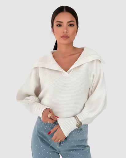 Pull Femme à Col Large – Maille Douce & Coupe Moderne