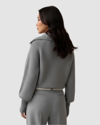 Pull Femme à Col Large – Maille Douce & Coupe Moderne